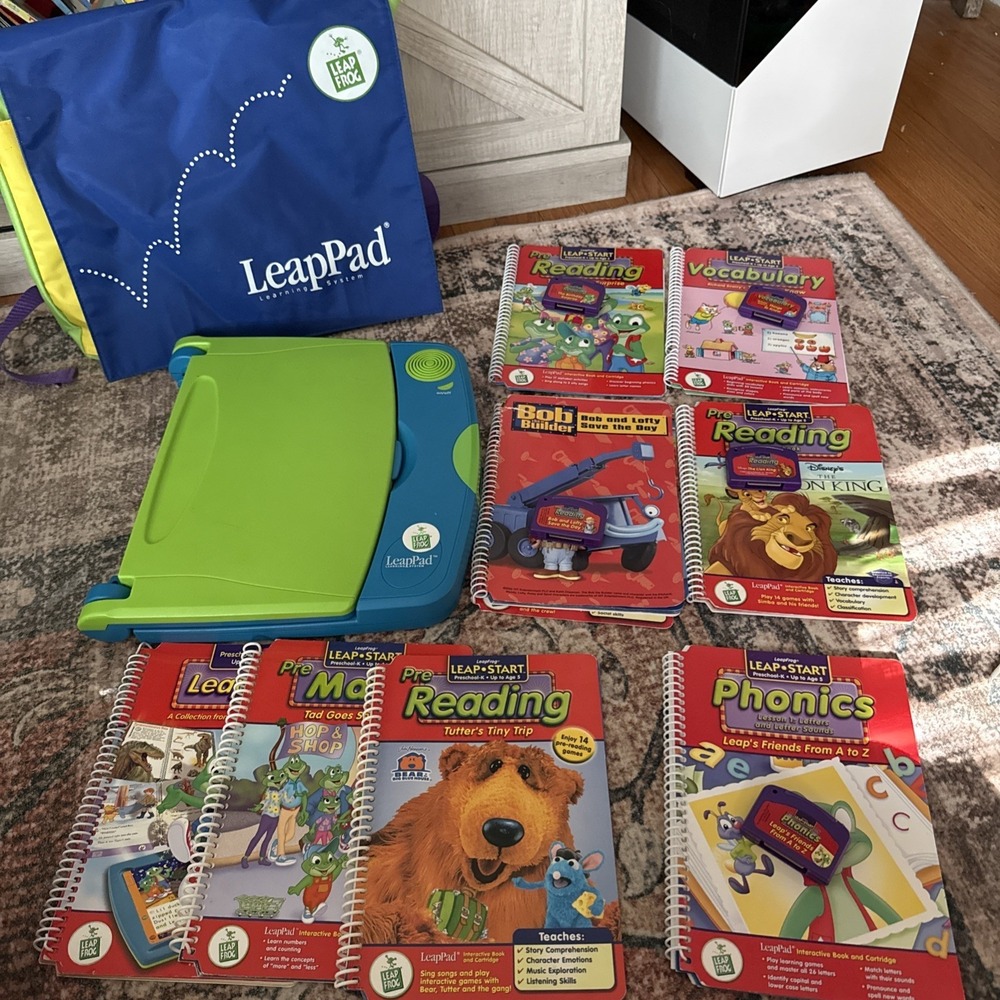 Vintage 2001 LeapFrog Leap Pad Learning System Console/Case/Books/Games